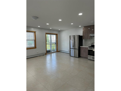 A duplex residence located in the prime center of Flushing. Each - photo 10