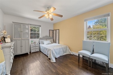 Welcome to this bright and inviting 1-bedroom garden-style co-op - photo 5
