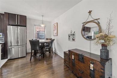 Welcome to this bright and inviting 1-bedroom garden-style co-op - photo 9