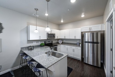 This modern 18-unit, Class A apartment building in rapidly - photo 20