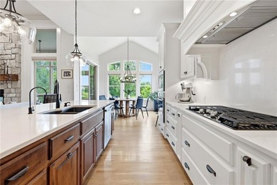 RARE OPPORTUNITY & PREMIER LOCATION! This stunning four-bedroom - photo 21