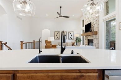 RARE OPPORTUNITY & PREMIER LOCATION! This stunning four-bedroom - photo 24