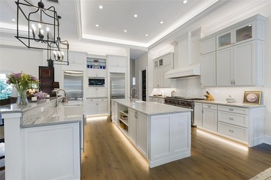 Custom-built in 2019, this stunning CBS golf course estate in - photo 8