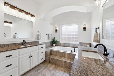 RARE OPPORTUNITY & PREMIER LOCATION! This stunning four-bedroom - photo 32