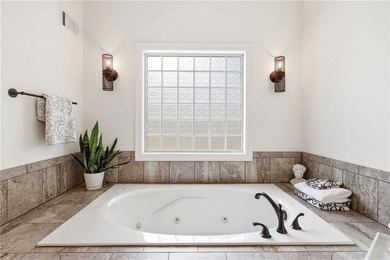 RARE OPPORTUNITY & PREMIER LOCATION! This stunning four-bedroom - photo 33