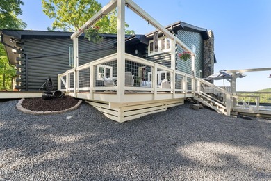Welcome to this stunning cabin-style modern home offering - photo 3