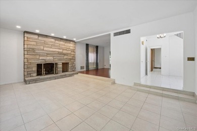 Prime Riverdale Single-Family Home | 5 Bedrooms | Driveway | - photo 8