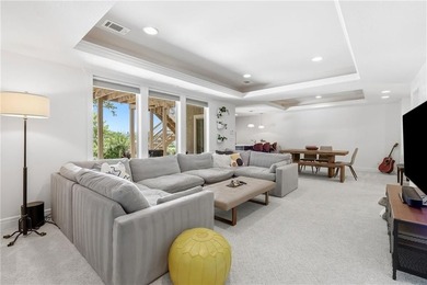 RARE OPPORTUNITY & PREMIER LOCATION! This stunning four-bedroom - photo 44