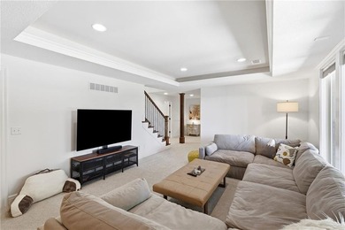 RARE OPPORTUNITY & PREMIER LOCATION! This stunning four-bedroom - photo 46
