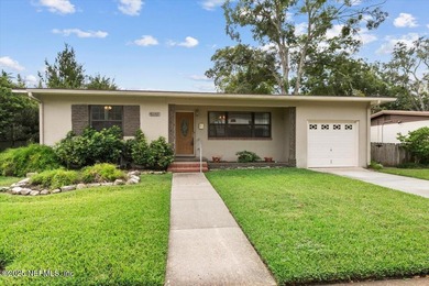 St. Johns River Home Active Under Contract in Jacksonville Florida