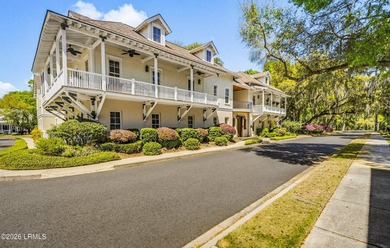 Luxury Lady's Island condominium in the highly sought-after - photo 2