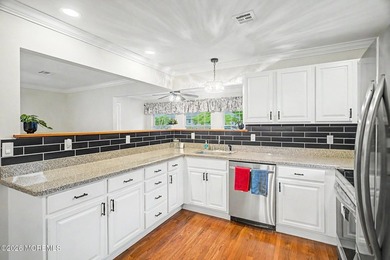 THIS HOME IS STUNNING!! EVERYTHING IS BRAND NEW AND ABSOLUTELY - photo 15