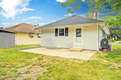 THIS HOME IS STUNNING!! EVERYTHING IS BRAND NEW AND ABSOLUTELY - photo 28