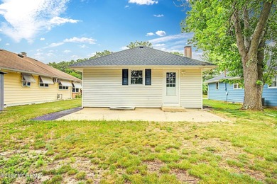 THIS HOME IS STUNNING!! EVERYTHING IS BRAND NEW AND ABSOLUTELY - photo 29
