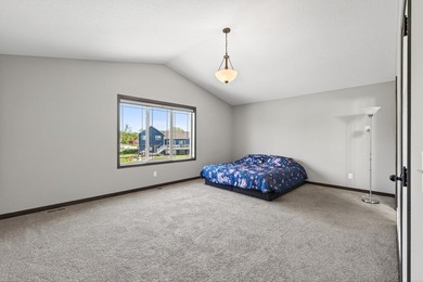 Space to spread out, a backyard you'll love, and a location - photo 2
