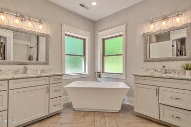 Back on the Market at no fault of house or Sellers. Luxury - photo 8