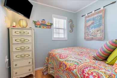 Cozy 2BR/1BA conversion located within the prestigious and - photo 19