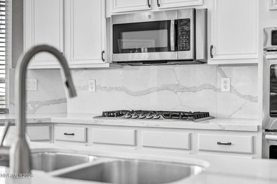 Welcome to executive living in the sought-after Copper Hills - photo 33