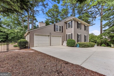 Enjoy the best of Lake Lanier living from this spacious - photo 5