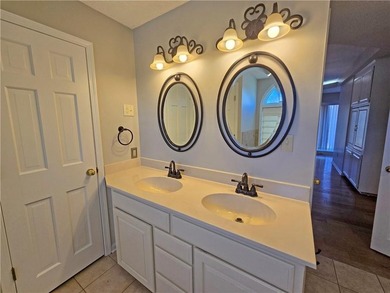 Nice spacious home in Somerset Estates sitting on over a half - photo 11