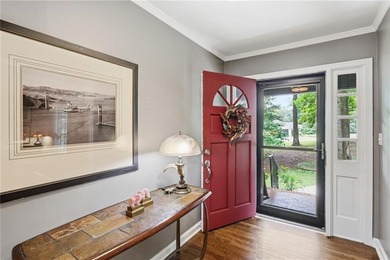 FLAWLESSLY updated 4 sided brick ranch on a GORGEOUS level lot - photo 4