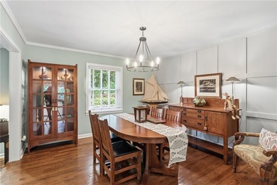 FLAWLESSLY updated 4 sided brick ranch on a GORGEOUS level lot - photo 8