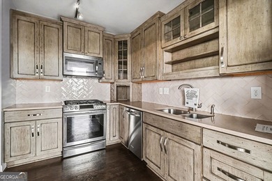 Welcome to Peachtree Residences in the heart of Buckhead