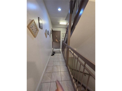 Prime Location in Sunset Park, Busy high traffic area newly - photo 10