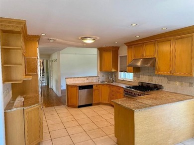 This expansive 7-bedroom, 4-bathroom home offers the perfect - photo 7