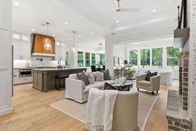 Looking for timeless luxury in a quiet, serene neighborhood that - photo 8