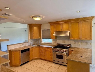 This expansive 7-bedroom, 4-bathroom home offers the perfect - photo 8