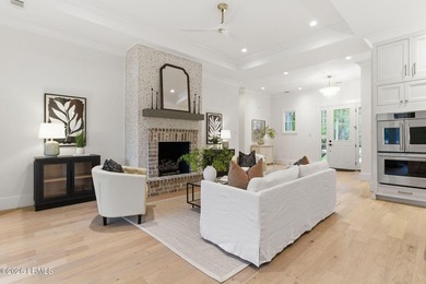 Looking for timeless luxury in a quiet, serene neighborhood that - photo 10