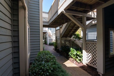 Nice two bedroom, two bath Canterbury Court condo located on a - photo 40