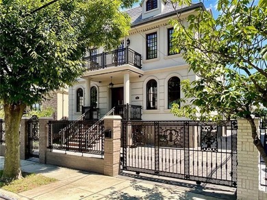 Best neighborhood! Luxury 3 story Mansion-Like house, among very - photo 2