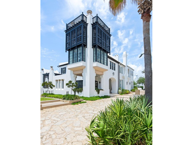25 Moongate Court is one of the Khoury Vogt designed gems of - photo 2