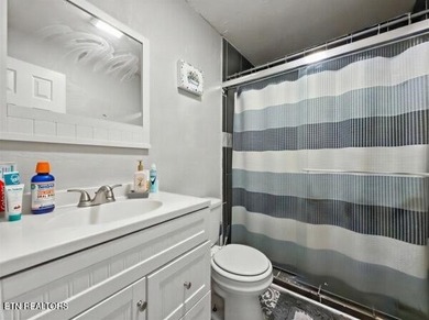 BACK ON MARKET DUE TO BUYER FINANCING FALLING THRU- seller - photo 15