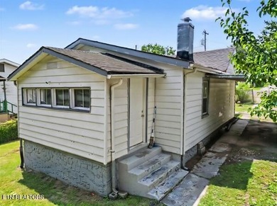 BACK ON MARKET DUE TO BUYER FINANCING FALLING THRU- seller - photo 20
