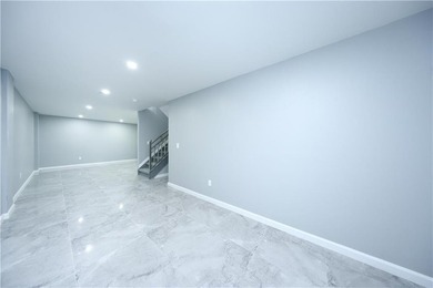 Welcome to this Brand-new construction/modern design /oversized - photo 2