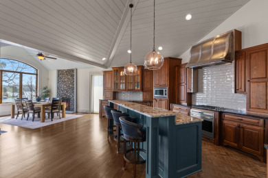 Refined Lakeside Living in this Exceptional Custom Built Home - photo 14