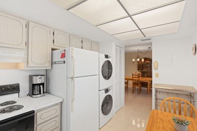Welcome to The Palms Villas in Palm Greens in Delray Beach. This - photo 5