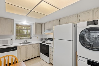 Welcome to The Palms Villas in Palm Greens in Delray Beach. This - photo 6