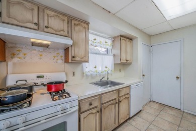 Welcome Home To This Charming Lindenhurst Colonial Nestled In - photo 6