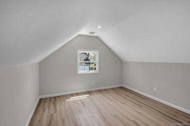 Move Right in to this beautifully updated home, must see! - photo 16