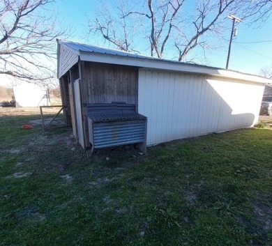 Charming 4 bedroom, 3 bath home on close to an acre! This home - photo 8