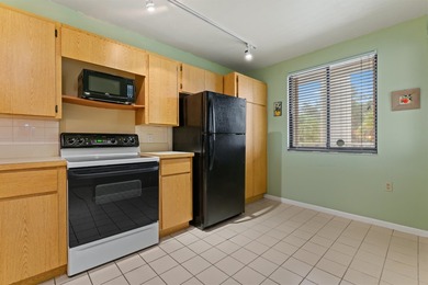 Spacious 2 bed, 2 bath condo in the sought-after Village Blvd - photo 3