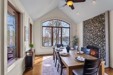 Refined Lakeside Living in this Exceptional Custom Built Home - photo 12