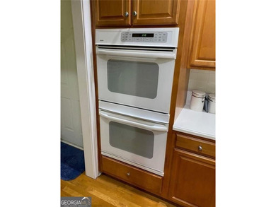 Motivated Sellers offering a $10,000 allowance for upgrades and - photo 10