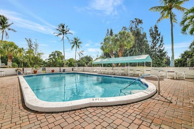 MOTIVATED SELLER. 1/1 condo with a full view of the lake off - photo 12