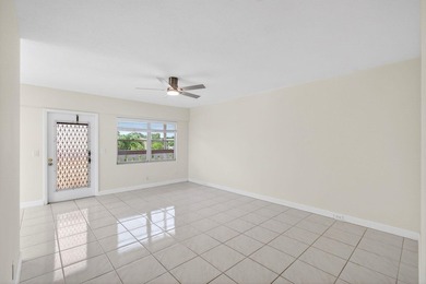 Located on the third and top floor with no neighbors above and - photo 15