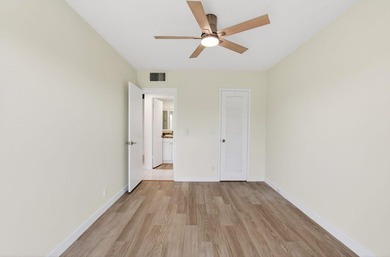 Located on the third and top floor with no neighbors above and - photo 33